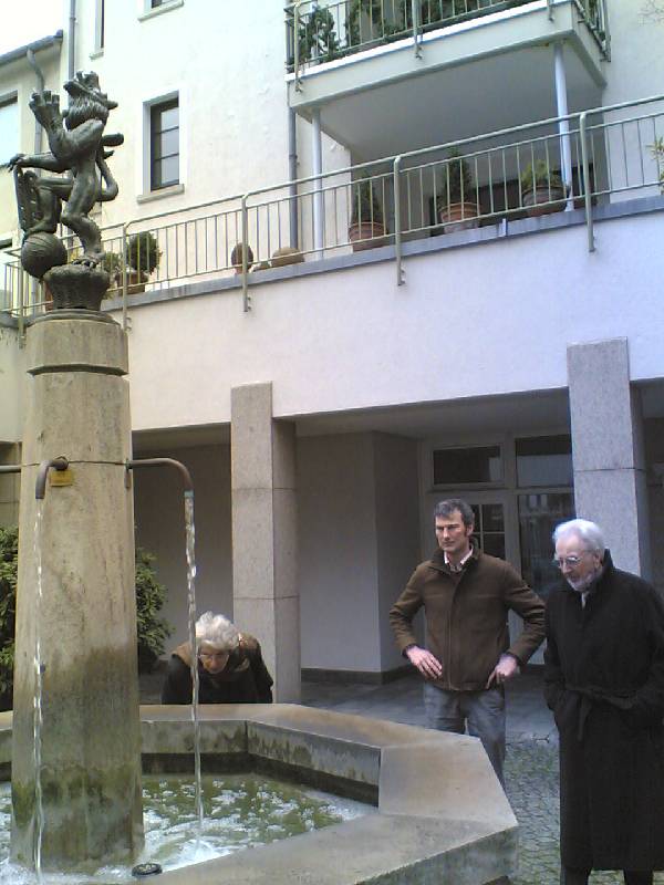 20070226(007) <a href=http://www.kbs-koeln.de/gbg/denkmal/loewe/start.htm target=_blank>Info om Lwenbrunnen</a>
