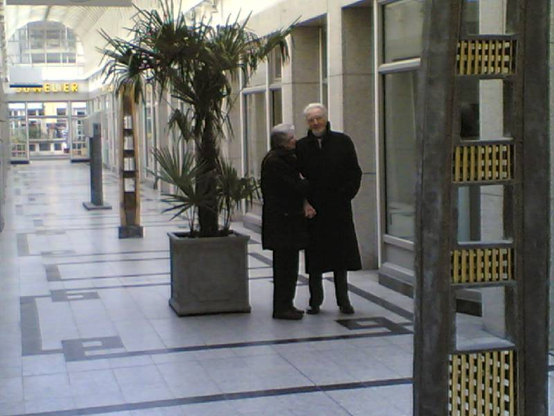 20070226(009) Gallerian av gallerier vid Lwenbrunnen. Hr finns bland annat den bermda auktionsfirman Sotheby's med adressen St. Apern-Strasse 17-21.