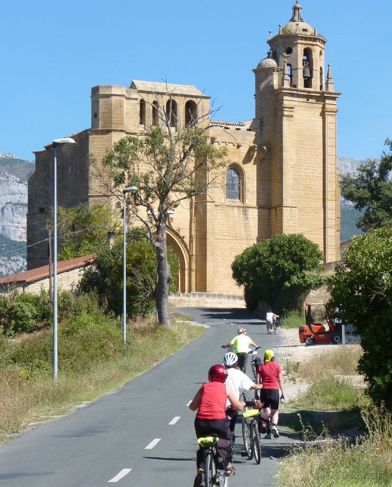 20110913-113331.jpg - dr Iglesia de san Martin ligger