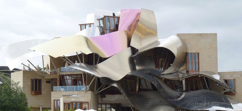 20110914-095041.jpg - hotellet vid bodega Marqus de Riscal