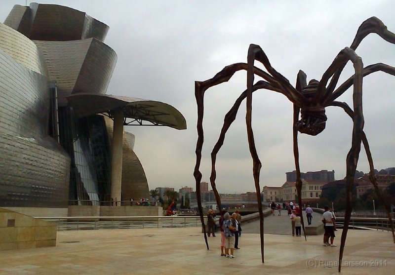 20110916-110029.jpg - Maman och Guggenheimmuset